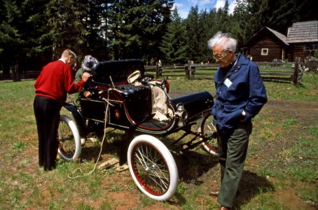 Willamette NF - 1903 Olds at Fish Lake, OR 1993m (2)