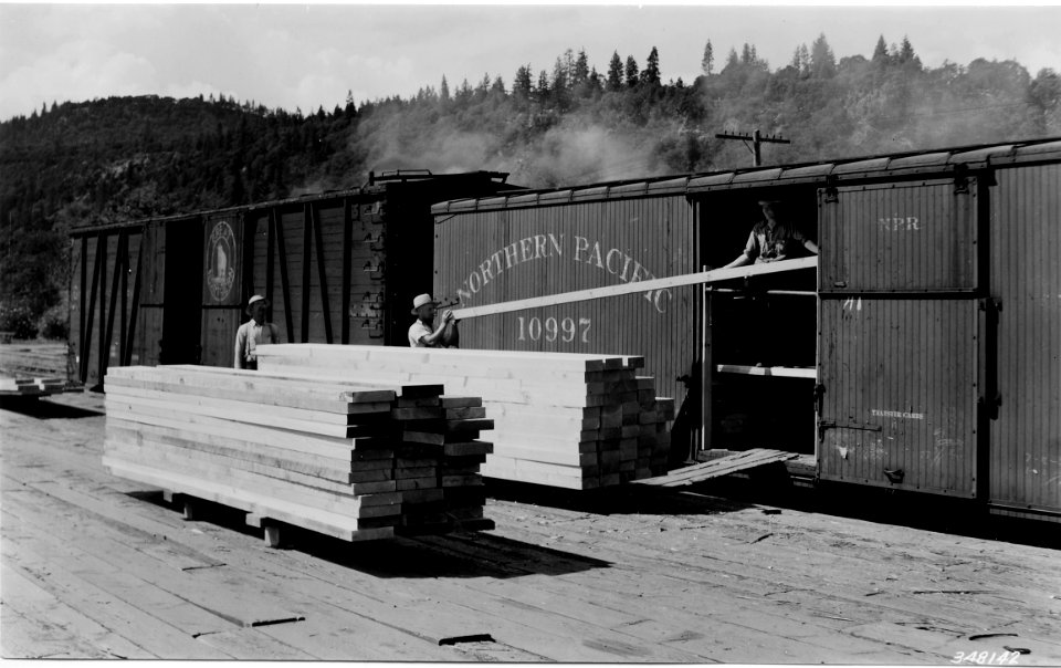 348142 Loading Lumber in Boxcar, Bingen, WA 1937