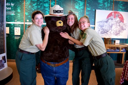 Siuslaw National Forest Employees with Smokey