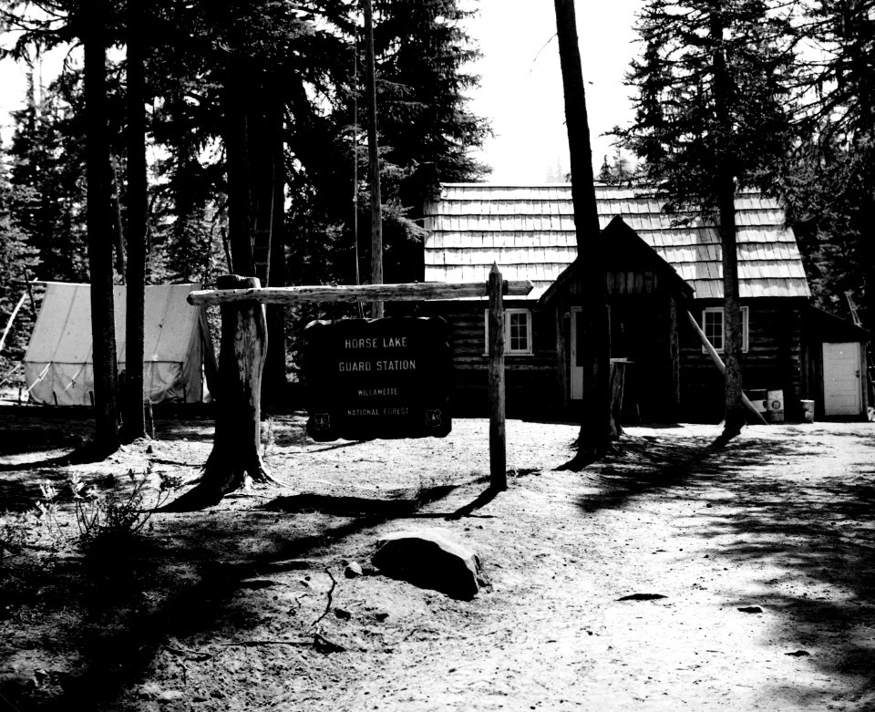 Willamette NF - Horse Lake GS Side View, OR 1969 Frear