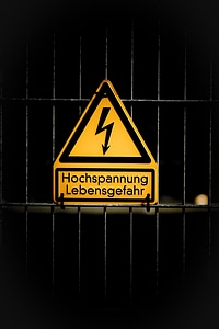 Current yellow voltage