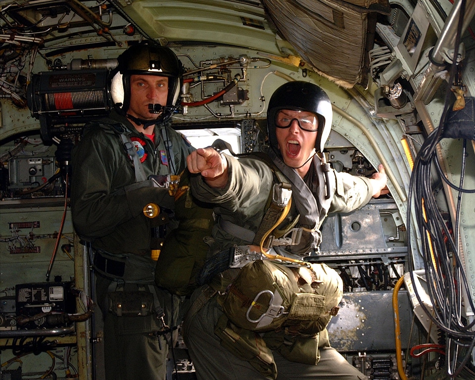Fighter aircraft parachute parachutist