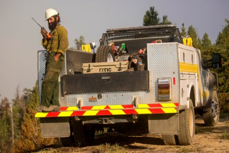 Lakeview Crew (BLM Veterans crew) prepping contingency