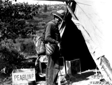 281590 Huckleberry Camp, Columbia NF, WA 1933