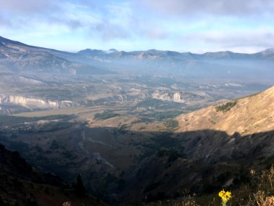 20180823 View from Boundary Trail to the southwest and North Fork Toutle River. View of Pumice Plain, landslide, ash deposits and hummocks.