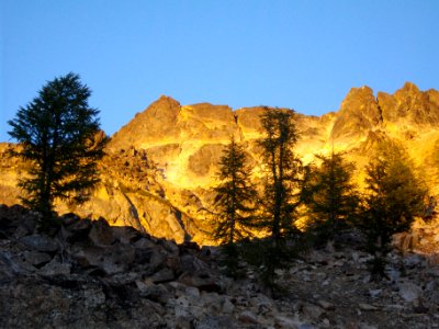 Glacier Peak Wilderness Cardinal Peak golden alpine glow EntiatRD byPatrickHerman