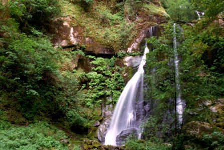 Waterfall, Rogue River-Siskiyou National Forest.jpg