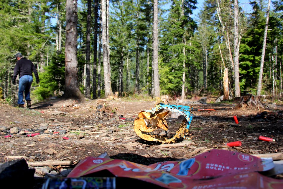 Trash No Land, Target Shooting Cleanup Event, Fish Creek Area, Earth Day  - Mt. Hood National Forest. Photos by Trent Deckard
