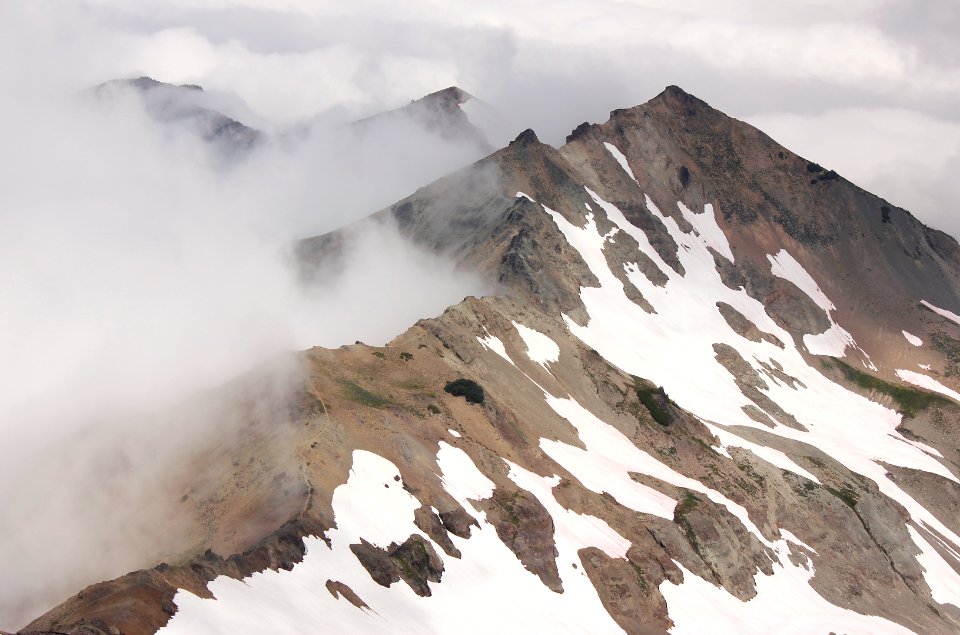 Ridge along the Pacific Crest Trail north of Old Snowy Mountain, Goat Rocks Wilderness on the Gifford Pinchot National Forest