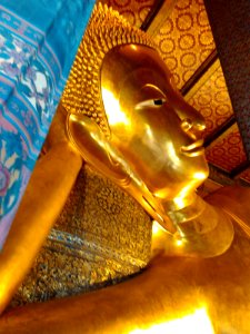 Reclining Buddha, Bangkok photo