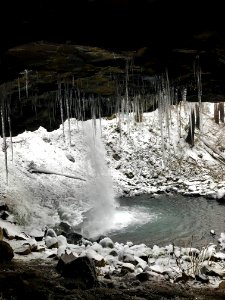 201902 FS CRGNSA Winter conditions at Horsetail Falls AlyssaThornburg (3)