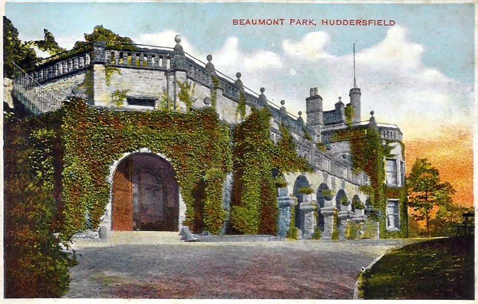 postcard from the early 1900s of the Castle Refreshment Rooms in Beaumont Park
