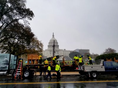 Flat bed in front of Capitol photo