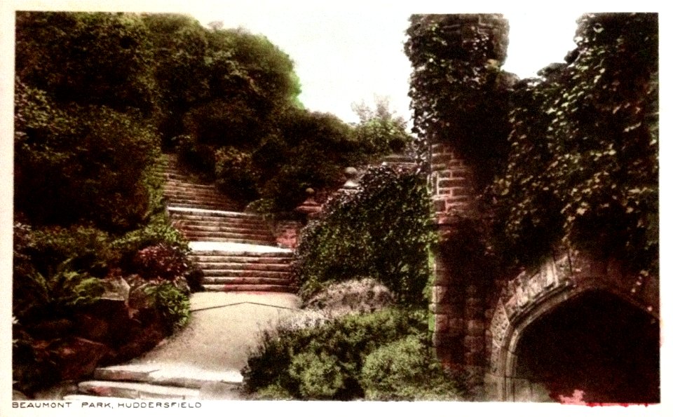 undated postcard of Beaumont Park