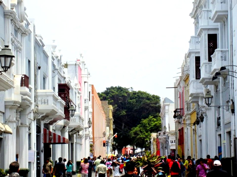 Trujillo, La Libertad, Perú www.skyscrapercity.com