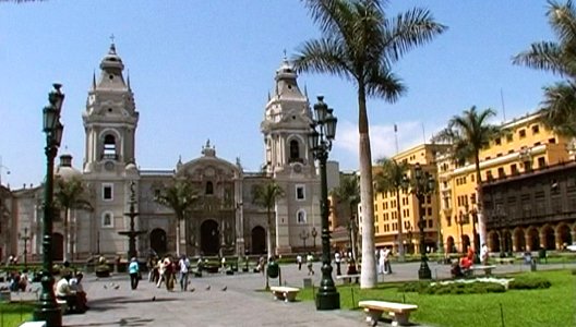 Plaza de Armas de Lima, Perú photo