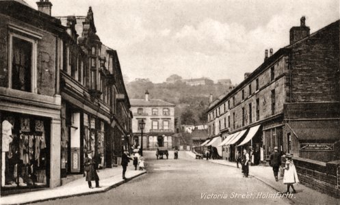 1913 photograph of Victoria Street, Holmfirth