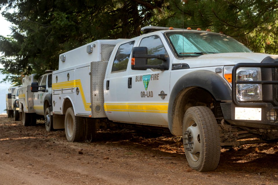 Lakeview Crew (BLM Veterans crew) prepping contingency