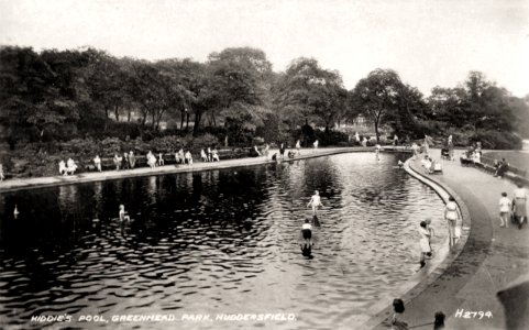 undated photo postcard of the paddling pool, Greenhead Park