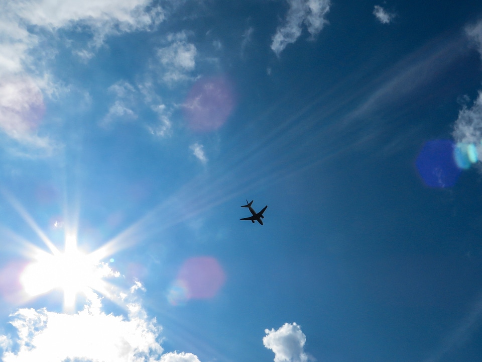 Clouds aircraft rays
