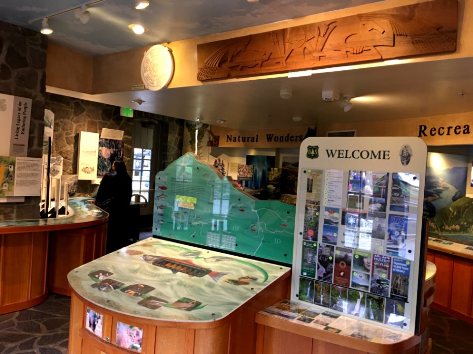 Multnomah Falls Lodge Visitor Center