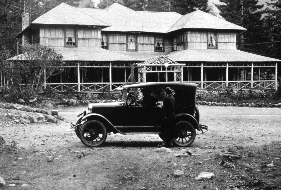 343 Rhodedendron, OR, Rhododendron Inn, CA