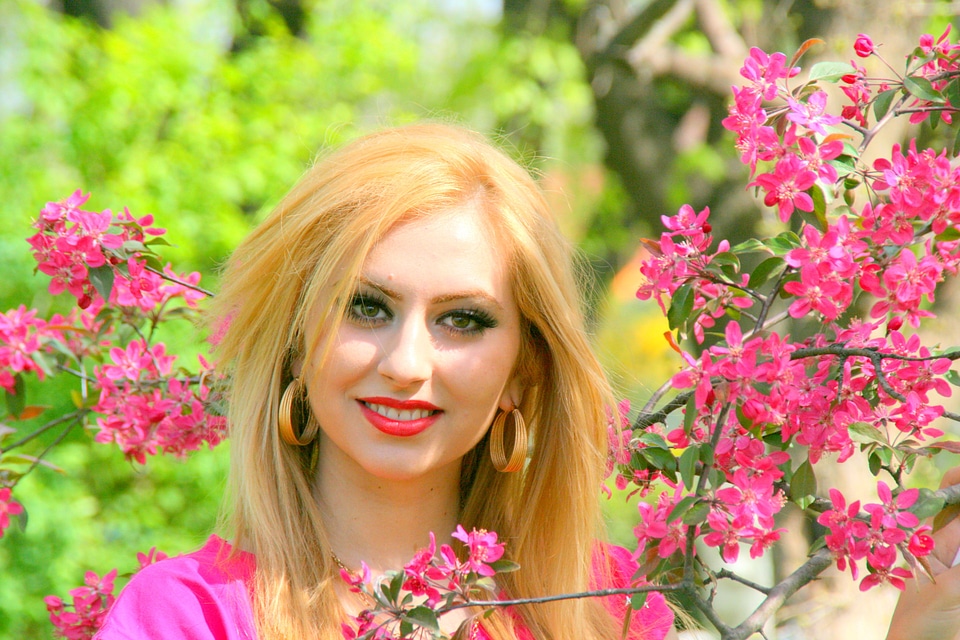Flowers tree seduction
