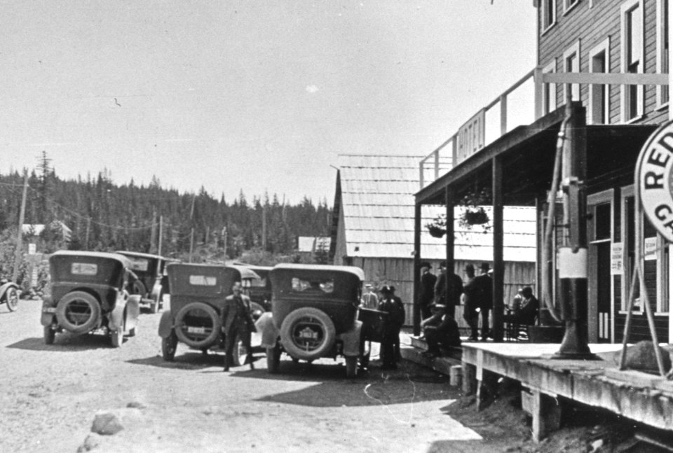 204 Service station at Government Camp 1922