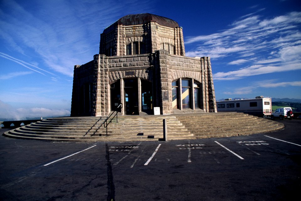 Vista House, Columbia River Gorge NSA.jpg