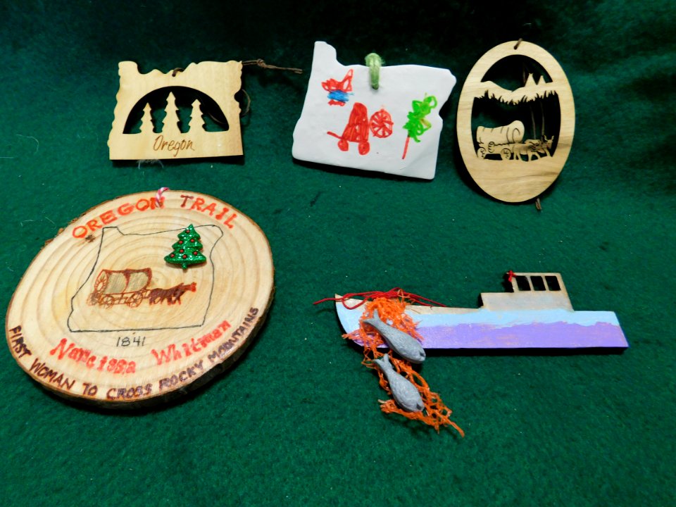 More beautiful crafts from the DAR.