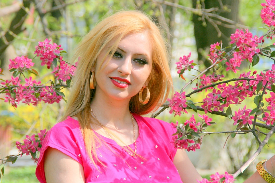 Flowers tree seduction