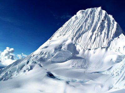 Glaciar Alpamayo, Cordillera Blanca, Ancash, Perú