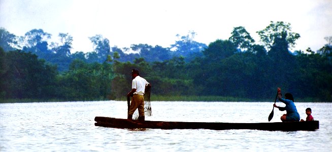 Nativos Aguarunas en la Amazonía Norte del Perú