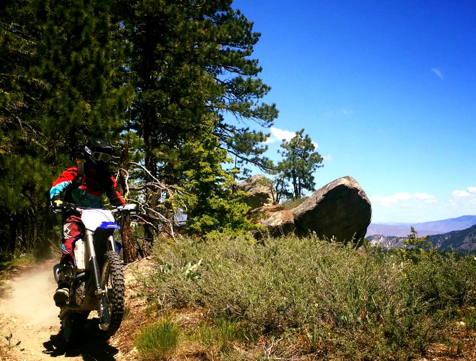 Motorcycle-MotorcycleOnTrailNearTronsenRidge-OkaWenNFbyMasonSchuurUSFS-Jume17-2018