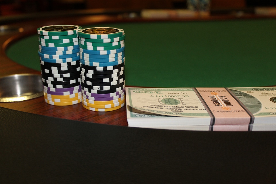 Card game no limit holdem gambling