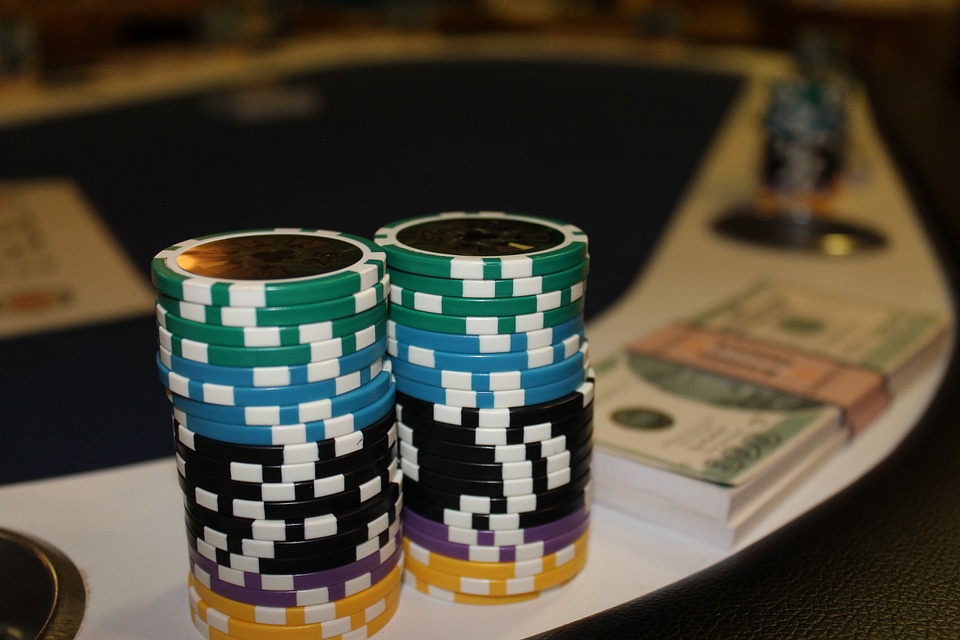 Card game no limit holdem gambling