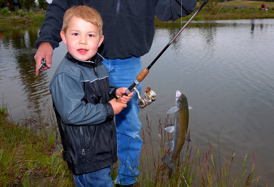 Free Fish Day Youth outdoor education Deschutes NF photo