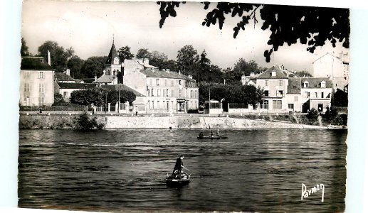 Ablon Quartier de l eglise vu des quais de la Seine