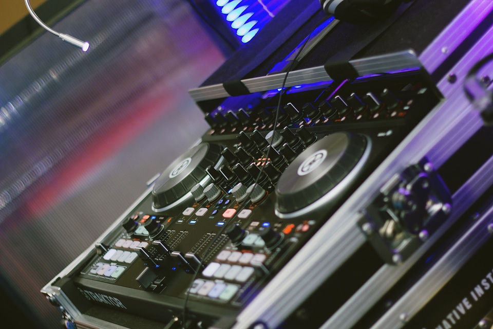 Night club clubbing music