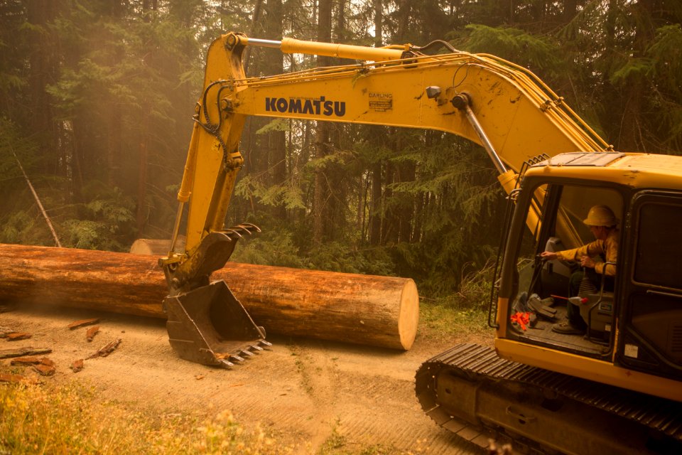Heavy equipment, Umpqua National Forest Fires, 2017