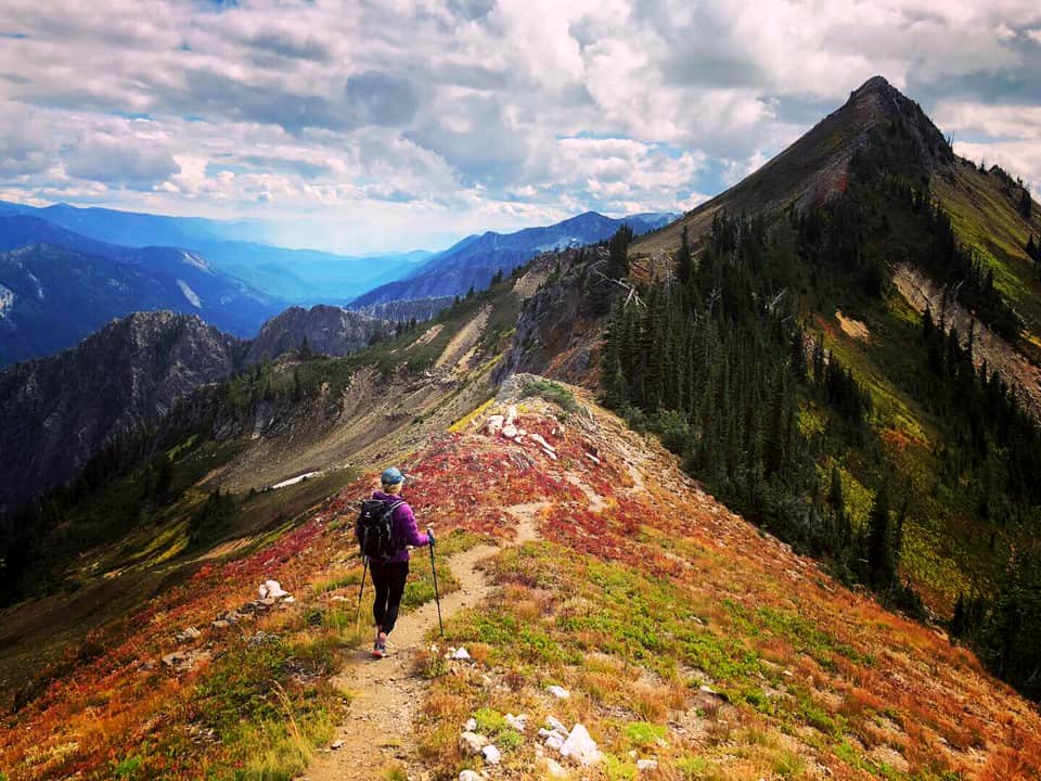 Hiker-OnTrailWithWalkingPoles-LittleGiantPassWRRD-OkaWenNFbyMasonSchuur 2019-09-14