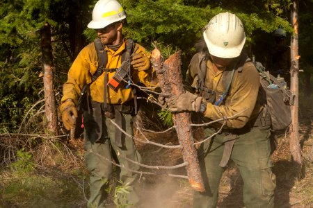 Lakeview Crew (BLM Veterans crew) prepping contingency