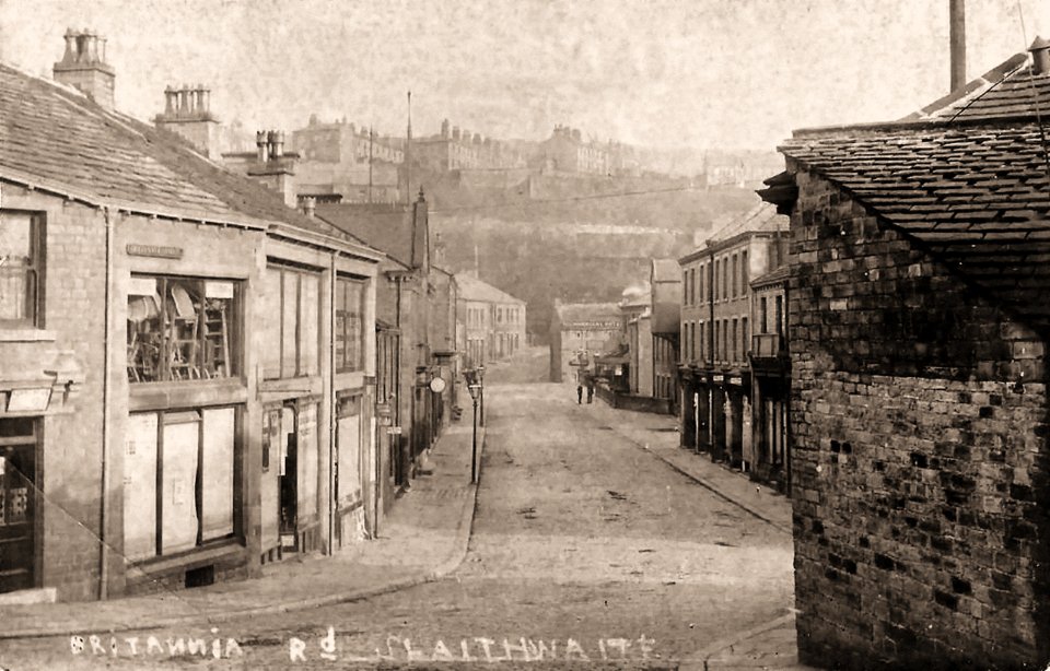 1905 photograph of Britannia Road, Slaithwaite