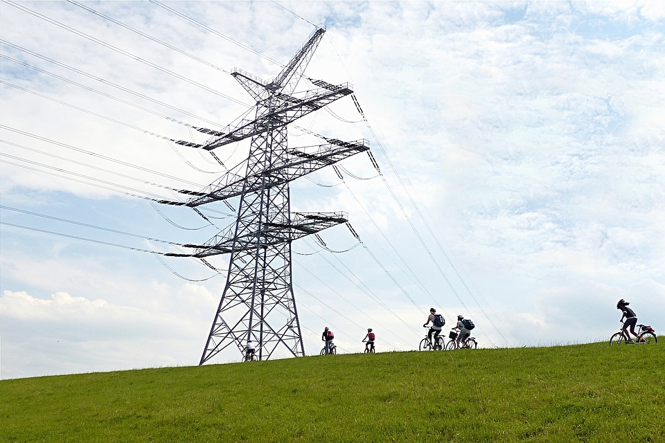 On the dike bicycle group clouds