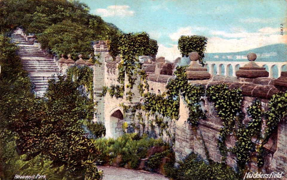 1903 postcard of the lower entrance to Beaumont Park