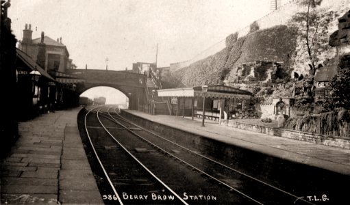 undated photograph of Berry Brow Station photo