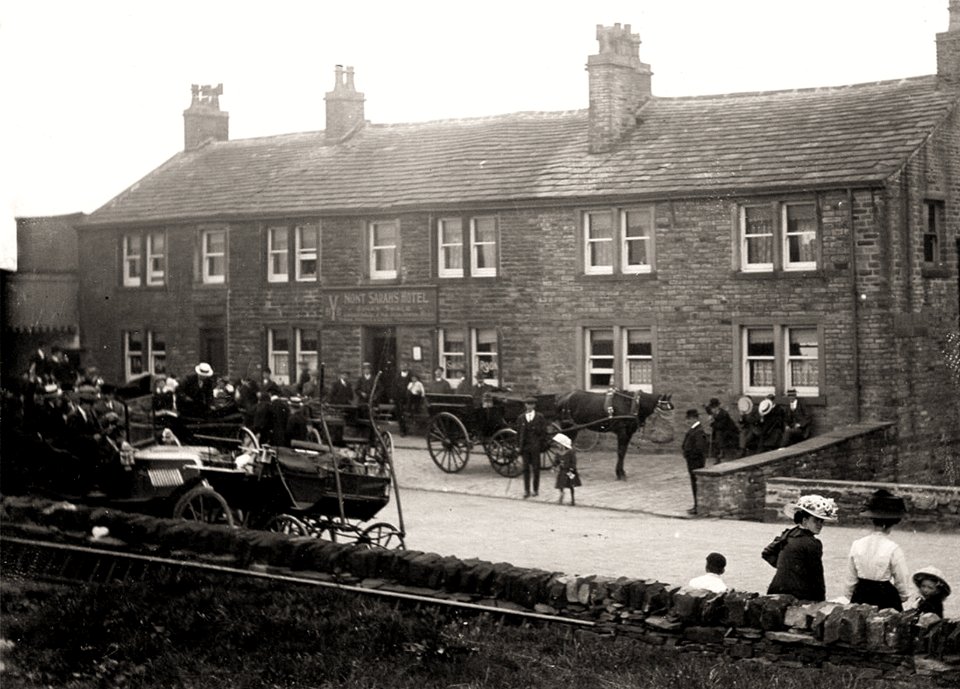 1910s photograph of Nont Sarah's Hotel, Scammonden