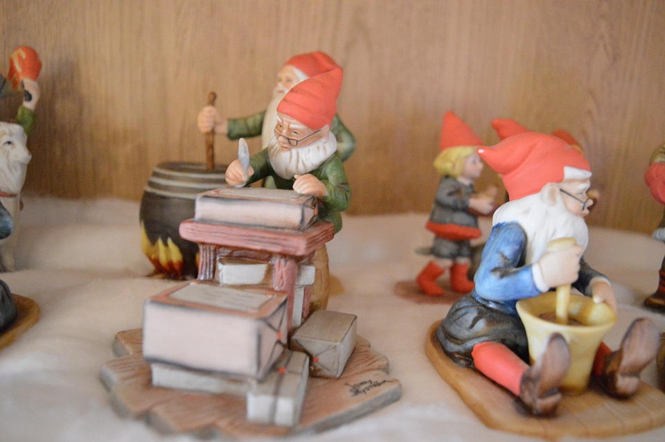 Christmas eve ceramincs minature