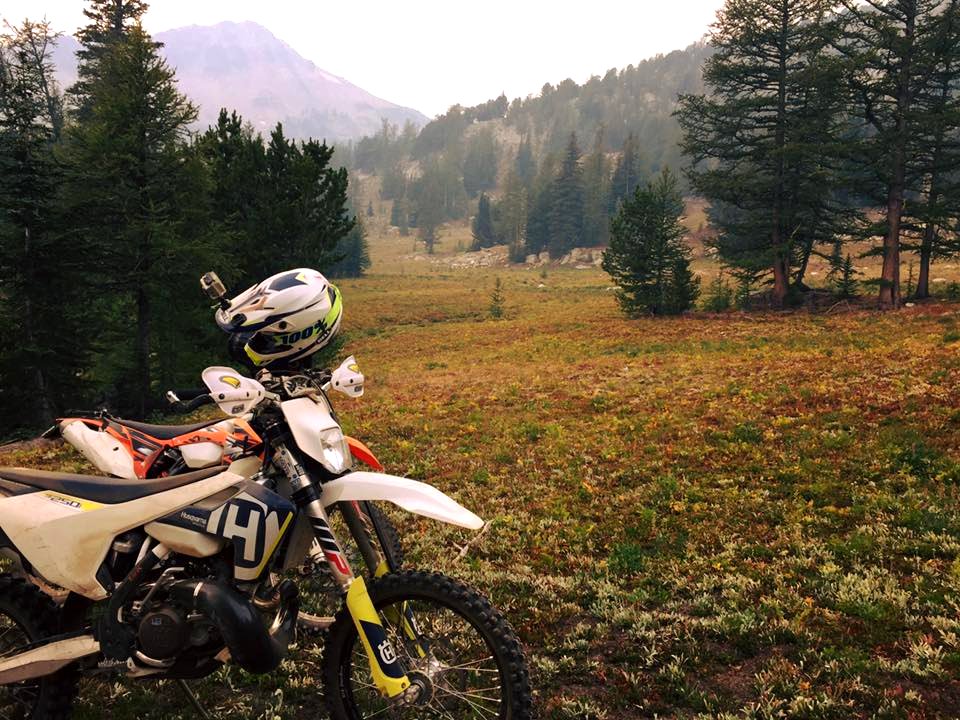 Motorcycle-ParkedBikesAndWalkedToLake-SawtoothArea-OkaWenNFbyMasonSchuurUSFS-Aug24-2018