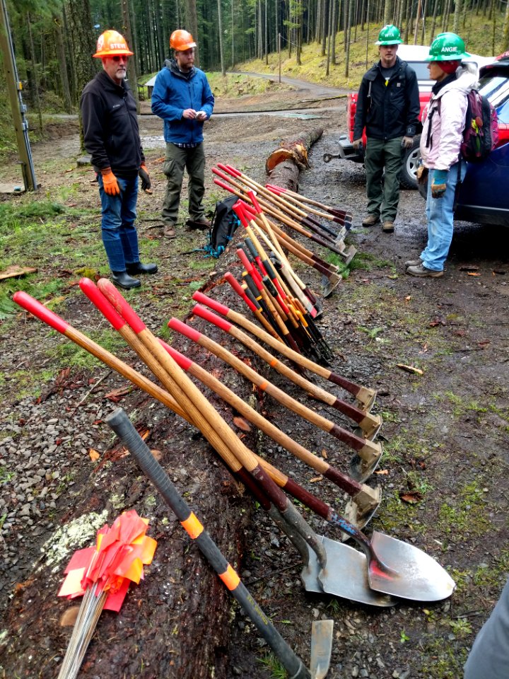 20190414 CascadeLocks PCTA Trail skills college Nathan Zaremskiy 001